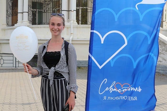 Больше двух с половиной тонн мороженого съели гости ярмарки в Севастополе